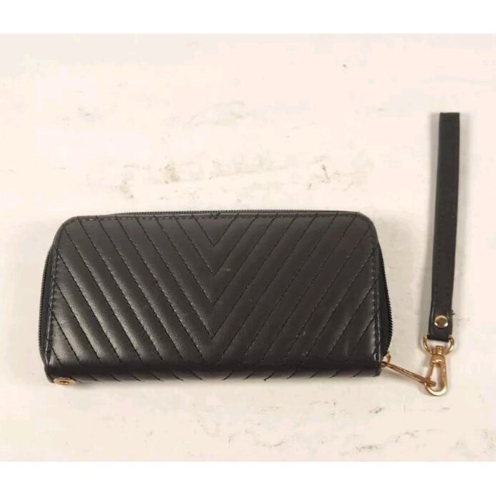 Zip Around Long‎ Black Pleather Wallet (12A4)